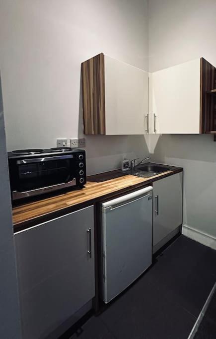 5 Star Luxury Studio Apartment, Big Smart Tv, Wifi, Liverpool City Centre, Easy Access Lock Box Entry! 외부 사진