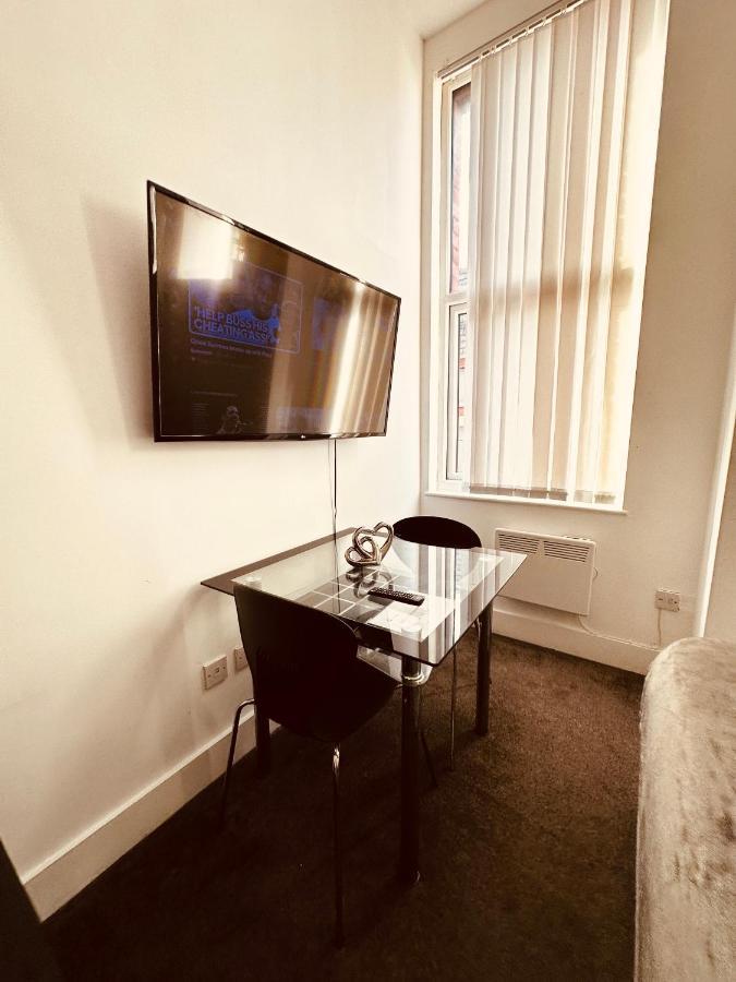 5 Star Luxury Studio Apartment, Big Smart Tv, Wifi, Liverpool City Centre, Easy Access Lock Box Entry! 외부 사진